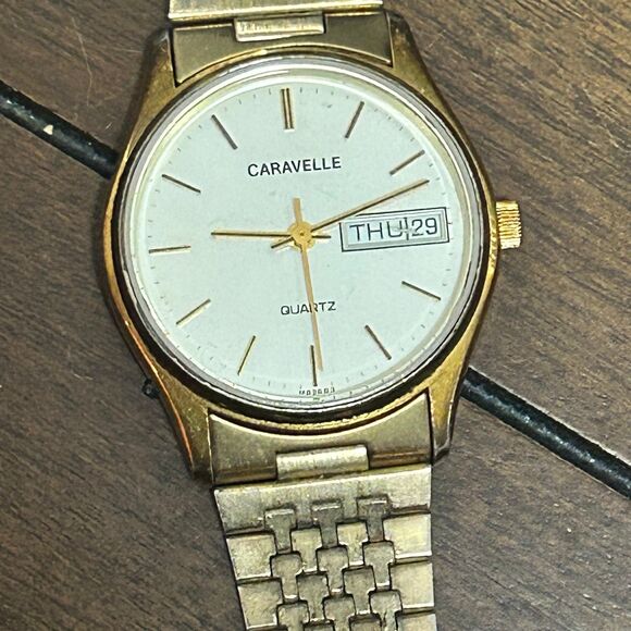 Bulova Caravelle vintage men's 30 mm quartz watch with date indicator - Picture 2 of 6